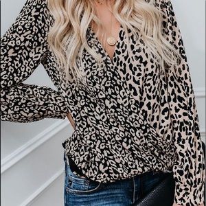 🌺 NWT!! Gorgeous Leopard Print Blouse